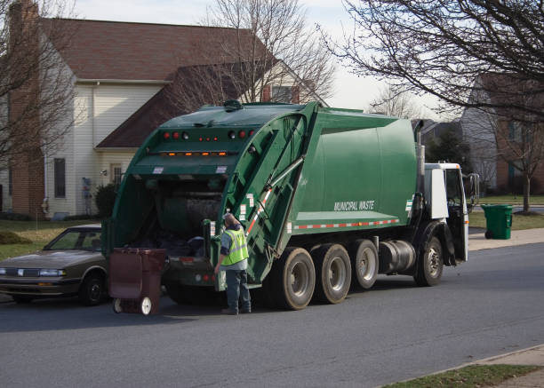 Best Garage Cleanout  in Coloma, MI